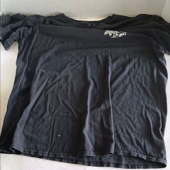 Lost Black Short Sleeve Tee with Subtle Design - Picture 6 of 10